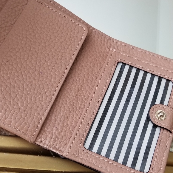 ❗Kate Spade Tan Trifold Pebble Leather Wallet with Gold Details❗ - Picture 4 of 7